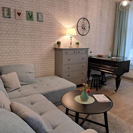 Gizella Apartman Boedapest Buitenkant foto
