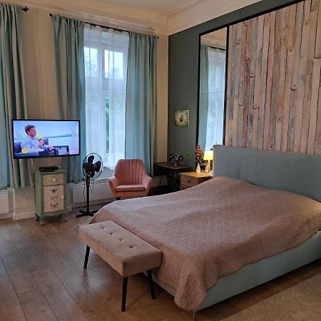 Gizella Apartman Boedapest Buitenkant foto